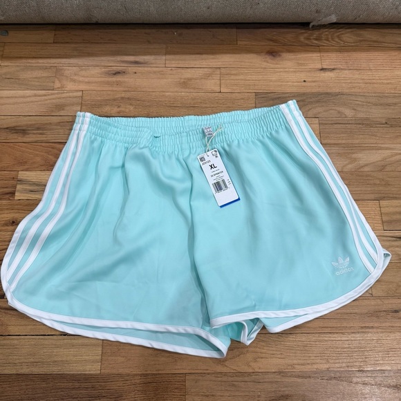 adidas Pants - Adidas Originals Women’s Adicolor 3-Stripes Sprinter Shorts Sz XL NWT
